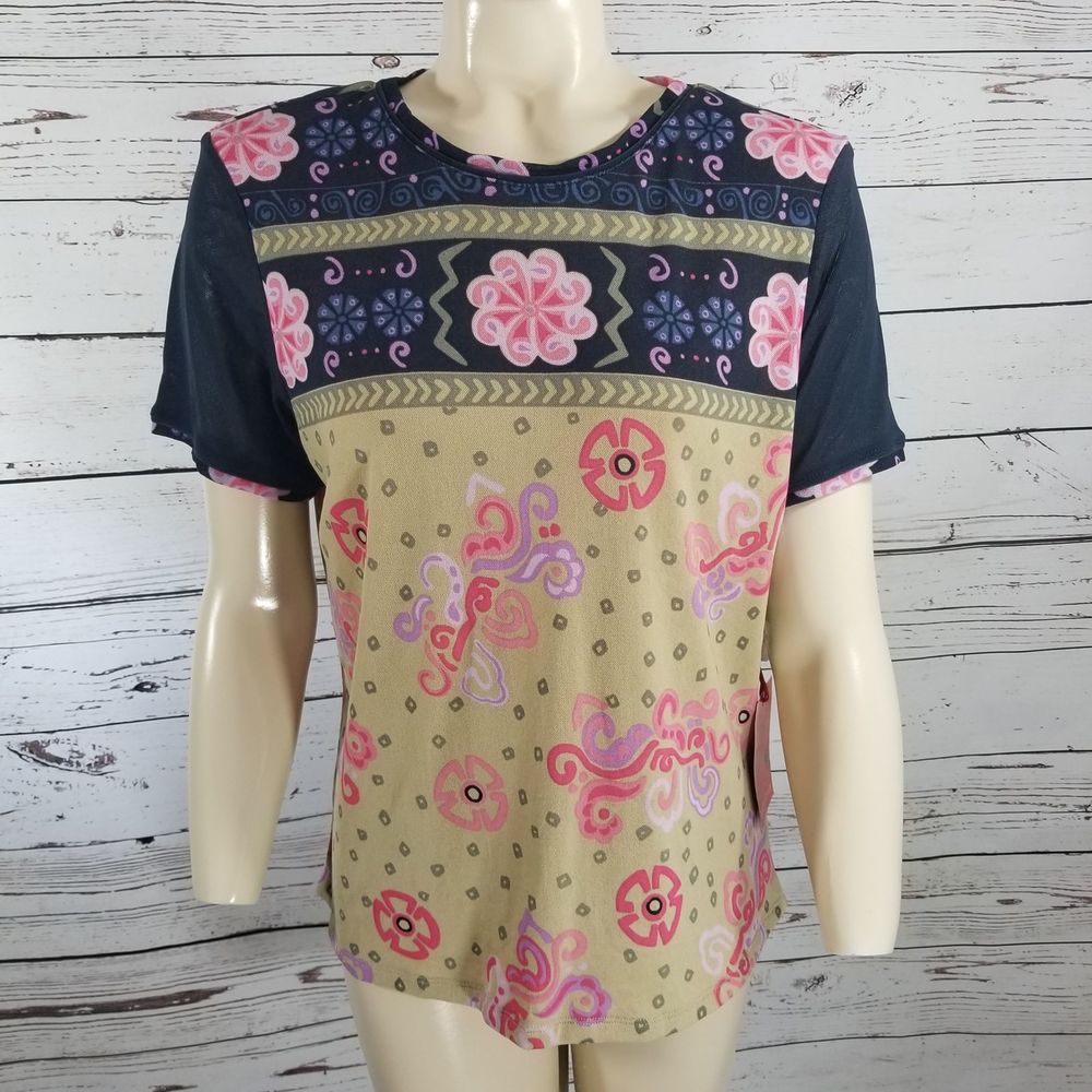 NWT HEARTS OF PALM‎ FLORAL Top T-SHIRT Medium pullover